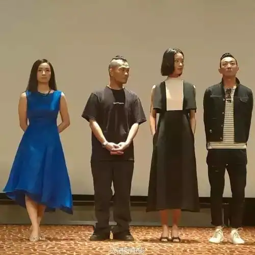 从你的全世界路过中是黄晓明和徐峥初恋情人