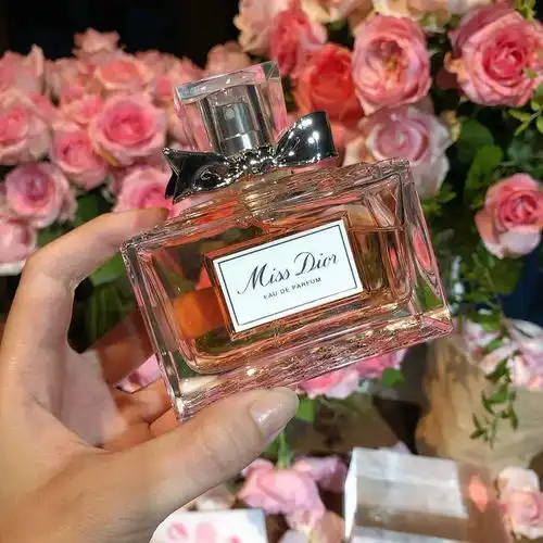 为女性谱写爱之赞歌,missdior系列魅力香水,最受欢迎的玫瑰香氛