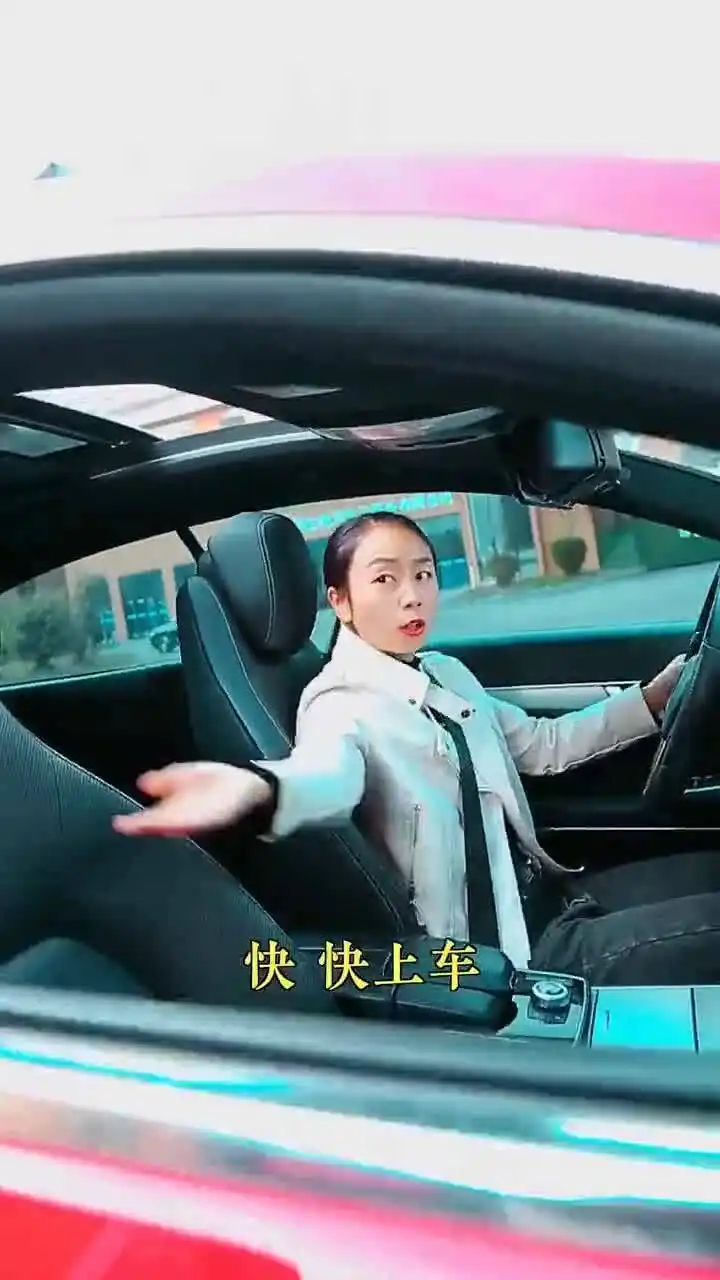 金山银山身外物唯有手艺不离身美女被中介签到黑厂逃跑时被救,结果太解气