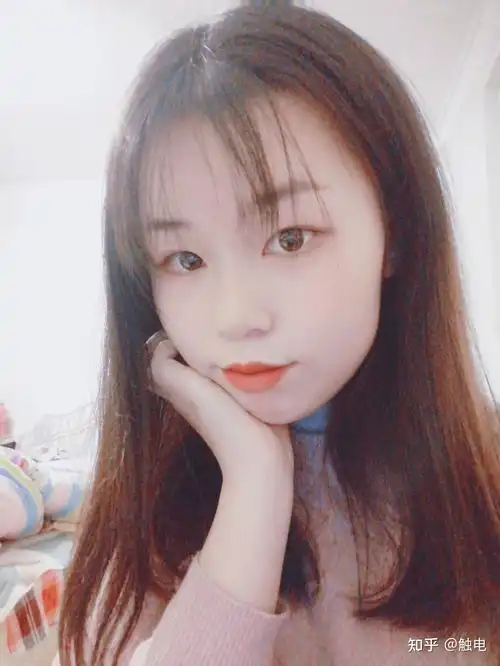 你遇到过那种戴着眼镜和取下眼镜是两个人的女生吗