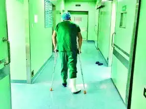 这个白衣女子火遍全国只因她的背影最帅