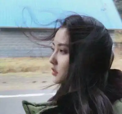 女生头像干净真人高冷个