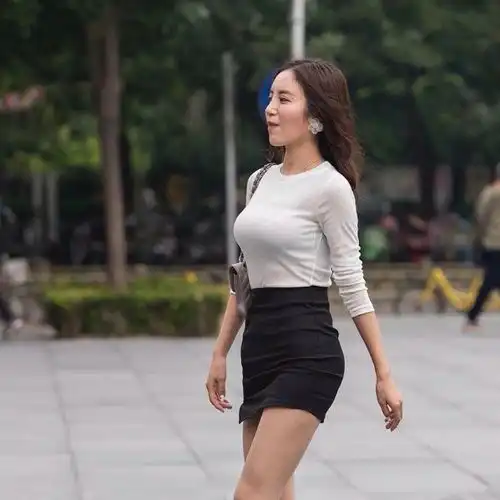 搞笑gif谎报体重的后果,可能我撞了南墙才会回头