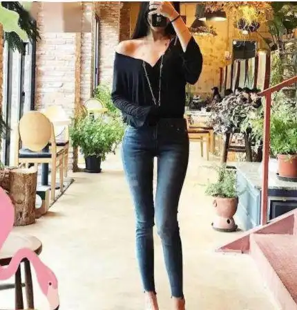 精致优雅的牛仔裤女孩,清爽十足,成熟又知性