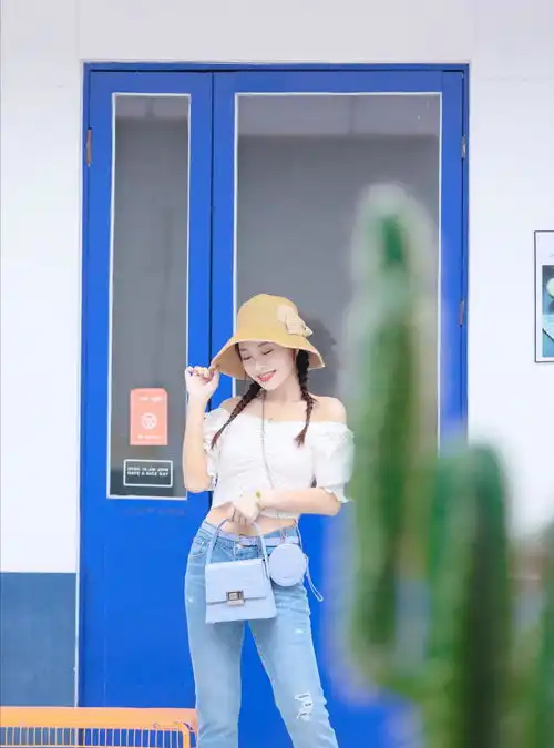 短上衣的两个万能搭配公式,清新时尚又显高,穿出超模般身材比例