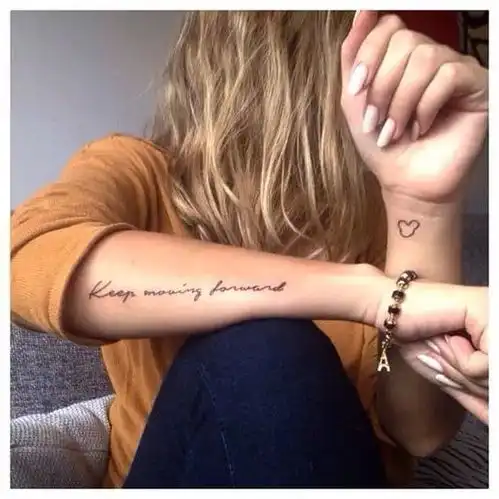 女孩有纹身代表什么,代表你对她有偏见