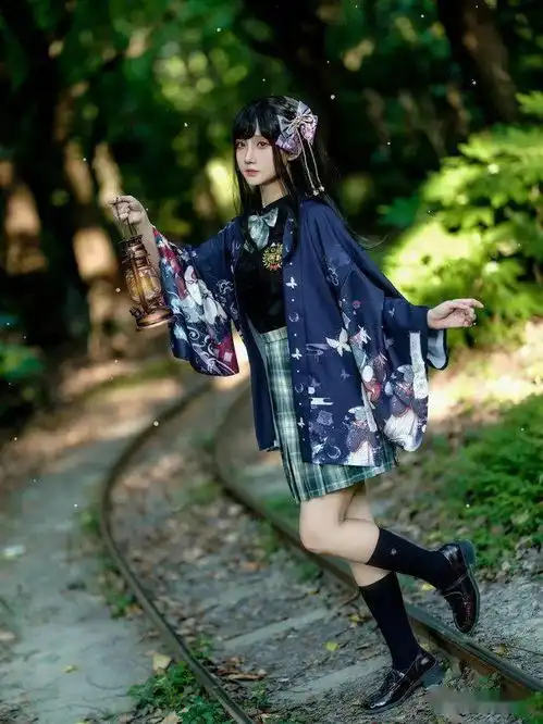 jk私影羽织与制服少女