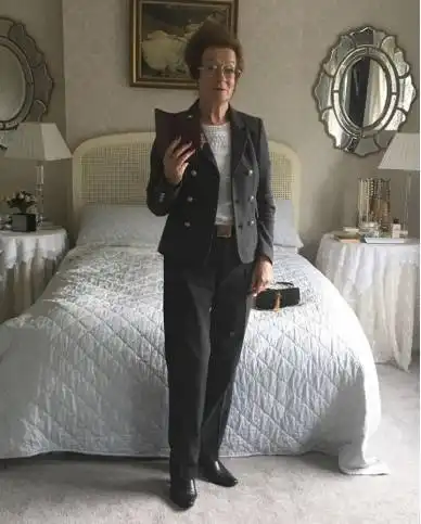 年龄就是个number爱尔兰一网红奶奶潮儿范十足,百变换装秒杀18岁少女