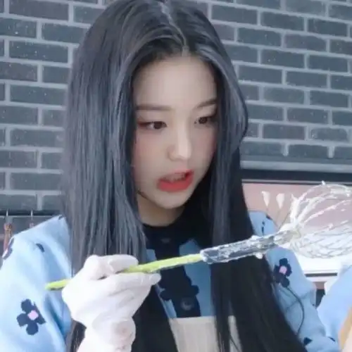 心心念念的女生头像