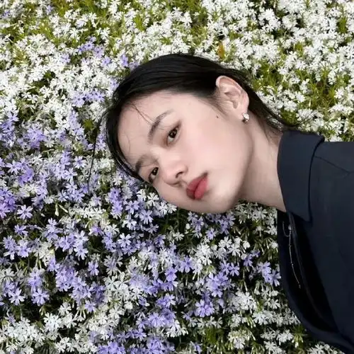 女生头像带花真人向往光