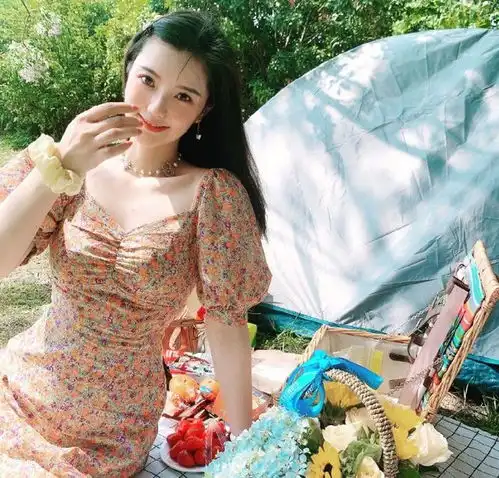 4000万粉丝,与痞幼聂小雨炒cp,转身娶白富美,猴哥说车啥来头