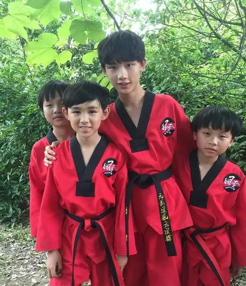 隐秘的角落朱朝阳藏得太深和张子枫丁程鑫合作,还是谭松韵的弟弟