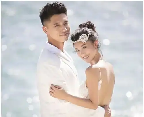 她出道20年拒绝吻戏,35岁被老公宠成18岁,意外成圈内最干净女星