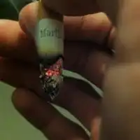 国外帅气吸烟肌肉大叔微信头像图片大全