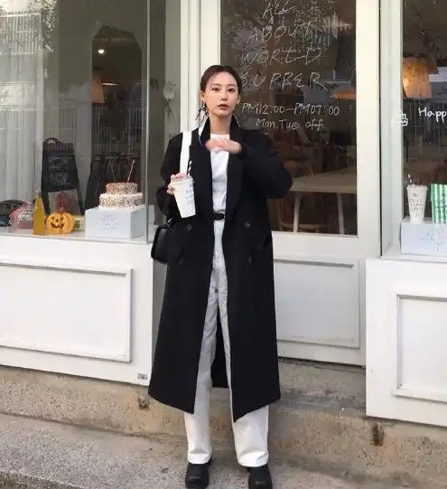 学韩国女人穿衣简单服饰搭配出自己的风格