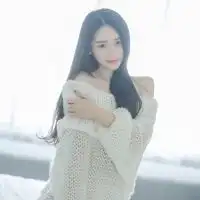 可谓造型百变的妹子头像,白色衣服纯洁少女