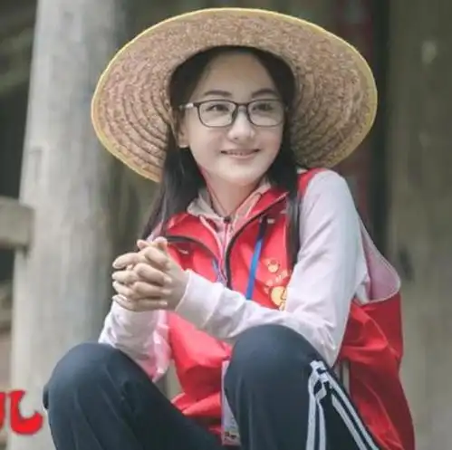 学生头像女生杨蓉