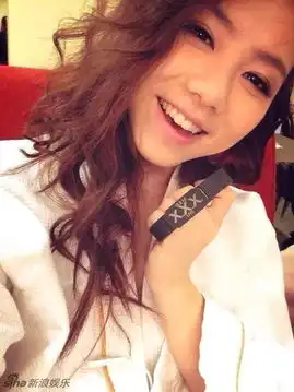 美少女爱自拍邓紫棋海量生活美照曝光组图