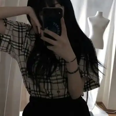 微信头像女生简约干净玻