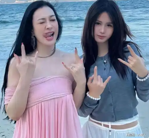 最美星二代钟丽缇14岁女儿考拉正脸照流出,颜值身材丝毫不输妈妈