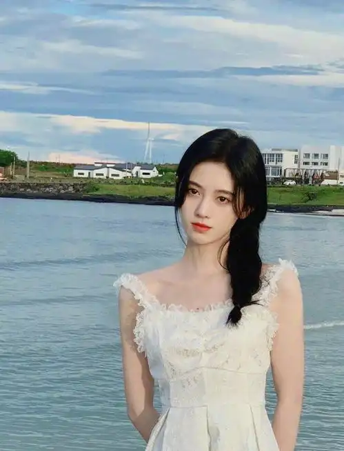 终于等到鞠婧祎换上jk制服,当她腿伸直那刻,女生们都酸了