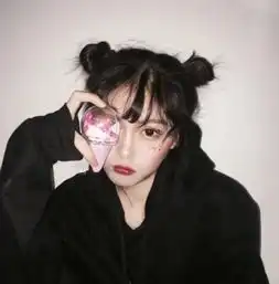 伤感个性短句我不吵也不会闹,心痛了用沉默代替一切