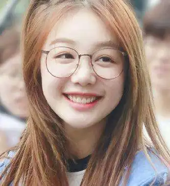 当101火箭少女遇上清新绿植,谁才是你心目中的那个女孩呢