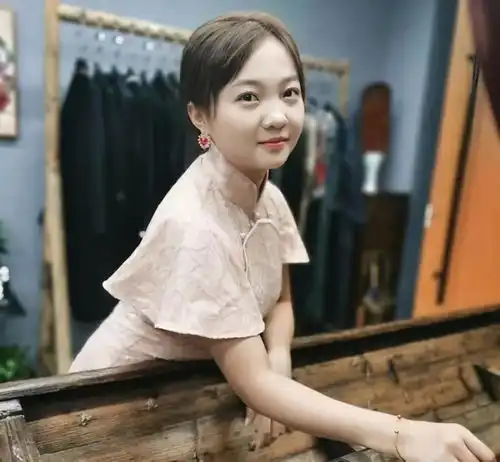 风格女头像真人林妙可