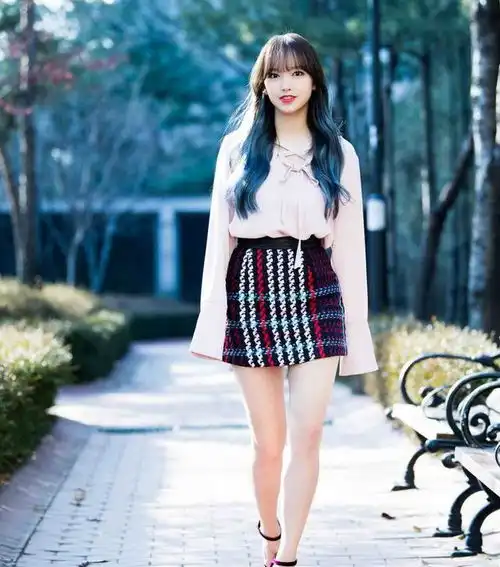 氛围感女生头像背影程潇