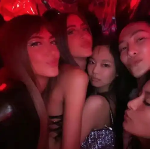 硬尬高级氛围感标签多位内娱女星撞衫金珍妮,好像也没输吧