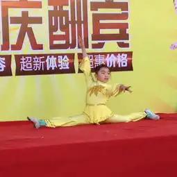 求13岁女孩子的照片漂亮一点的必须是一个人多发几张不要难看的谢谢