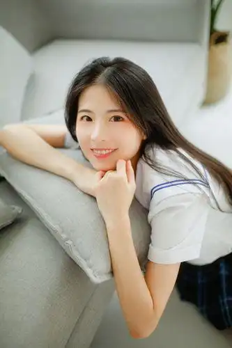 长发美女甜美街拍