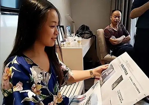 2017比利时女孩只身来华寻亲,登上寻亲节目后,2组家庭前来相认