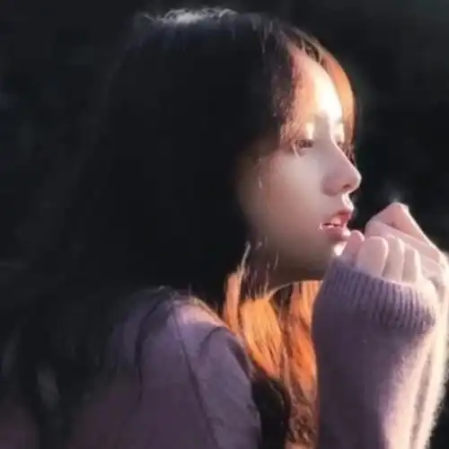 特别a的纯欲风女生头像姐姐的眼神好杀我啊