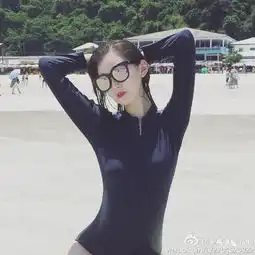 北影小仙女灵动可爱秀长腿手机新浪网