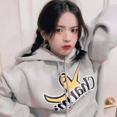 杨超越醉酒当街大喊爸妈,抱着同事大哭网友该说可爱还是该说什么