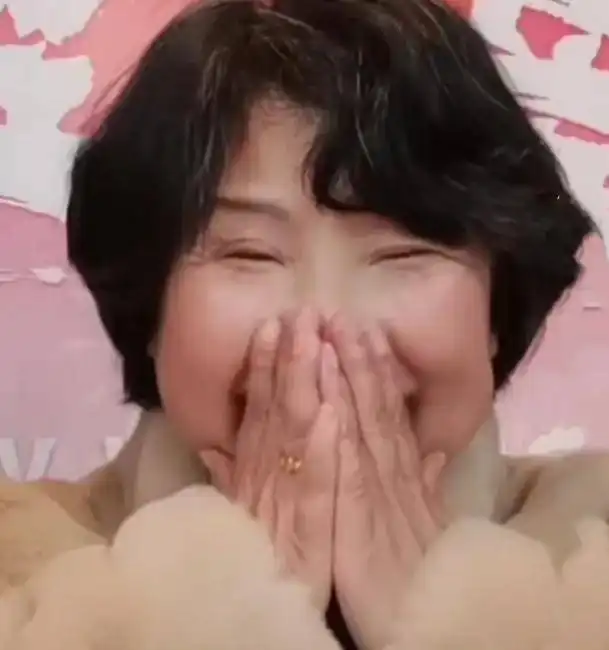 被孤立杜新枝开播诉苦,听不懂亲家说话,将开直播挣钱打官司