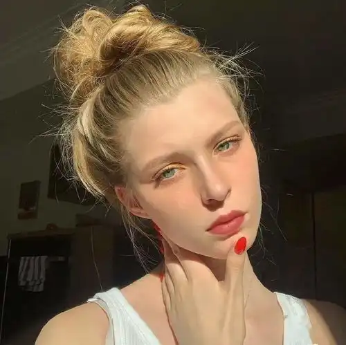 今日头像小时候我们都很快乐