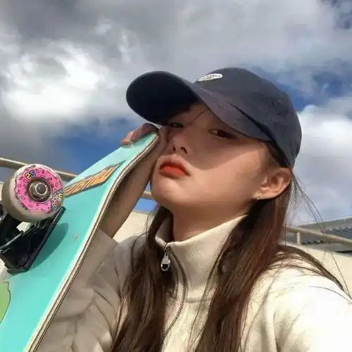 头像壁纸美女头像一个人走路,是和地球的单独约会腾讯新闻