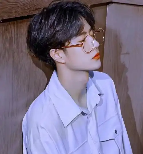 谭松韵王一博终止与nike合作,态度很赞,网友求生欲很强