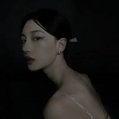 女生头像黑白女头像