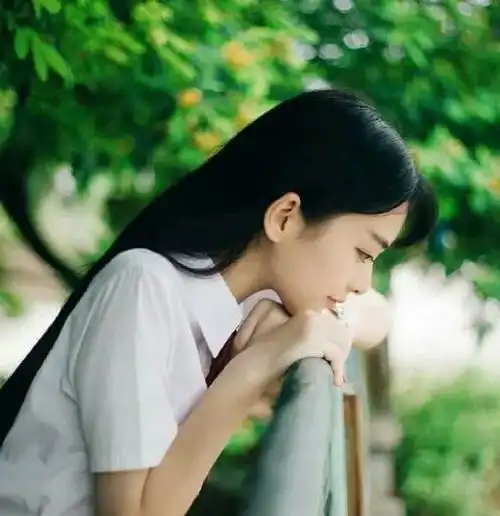 穷到骨子里的女人,喜欢这样发朋友圈