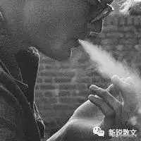 女生抽烟头像黑白帅气
