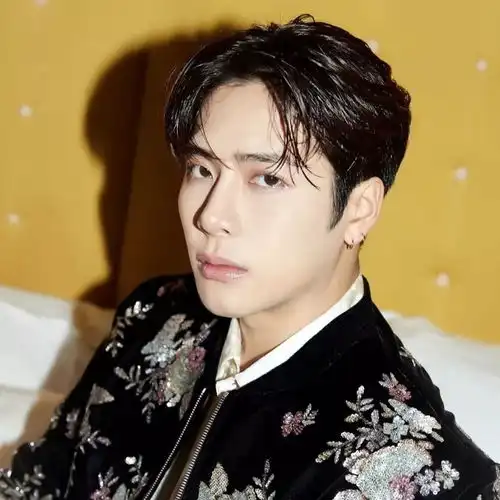 女生头像干净真人高冷周