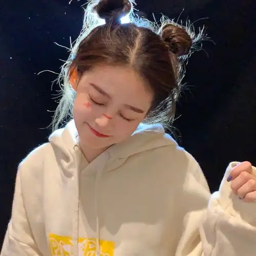 女头从喜欢的事里得到力量和快乐