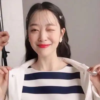 女生好看的气质头像时尚的妹子染个发色更吸睛哦