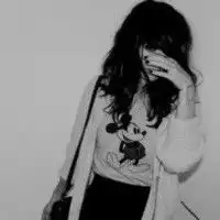 黑白女生头像头像图片转