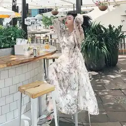 如何判断你适不适合碎花裙女生要怎样才能穿出高级感