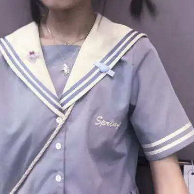 女生平胸头像初中生平胸的照片