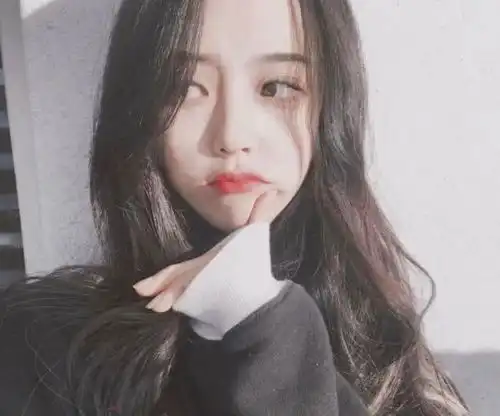 不主动联系你的女生,一旦有这3表现,恭喜臭弟弟,她对你动心了